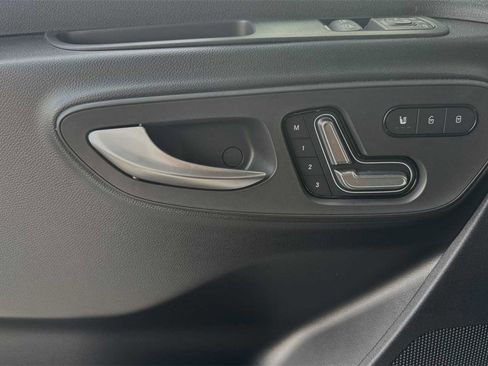 Used 2024 Mercedes-Benz Sprinter 2500 image 10