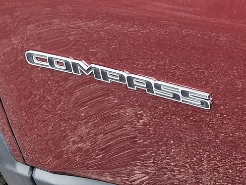 Used 2022 Jeep Compass Latitude w/ Convenience Group AWD/4WD image 32