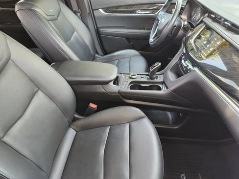 Used 2022 Cadillac XT6 Premium Luxury w/ Technology Package FWD image 14