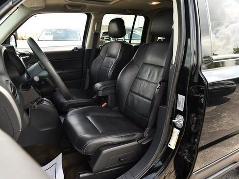 Used 2016 Jeep Patriot High Altitude image 16