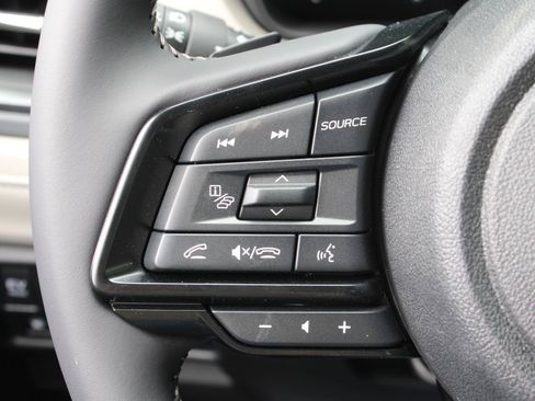 Used 2025 Subaru Forester Premium AWD/4WD image 33