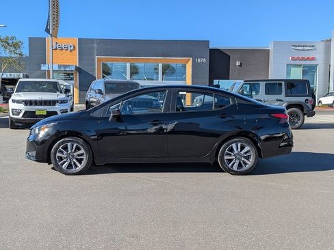 Used 2023 Nissan Versa SV image 3