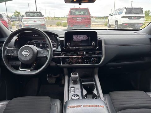 Used 2024 Nissan Pathfinder Rock Creek image 14