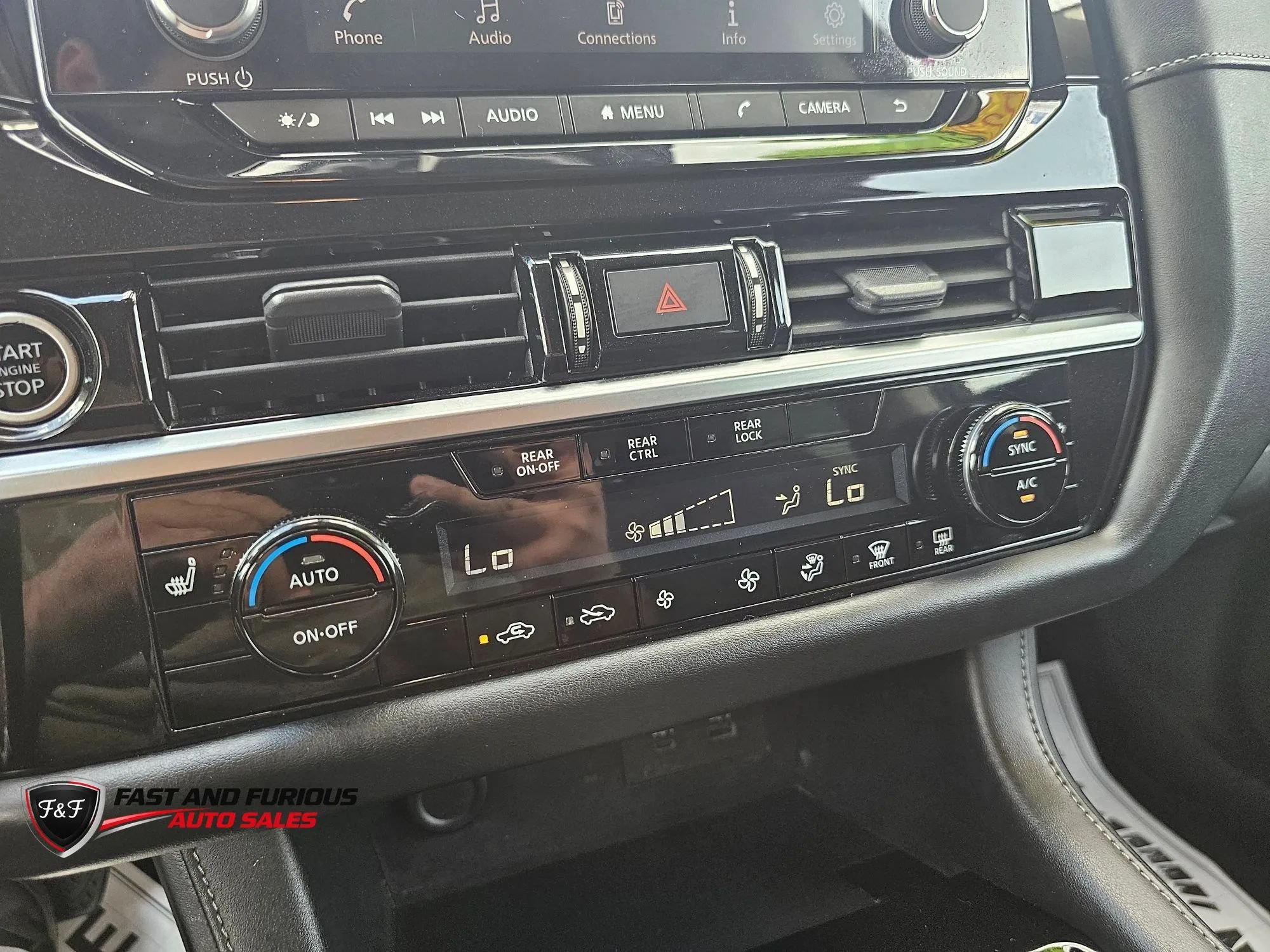 Used 2022 Nissan Pathfinder SV AWD/4WD image 27