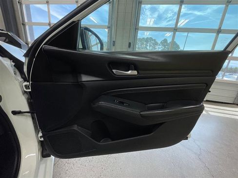 Used 2019 Nissan Altima 2.5 S FWD image 24