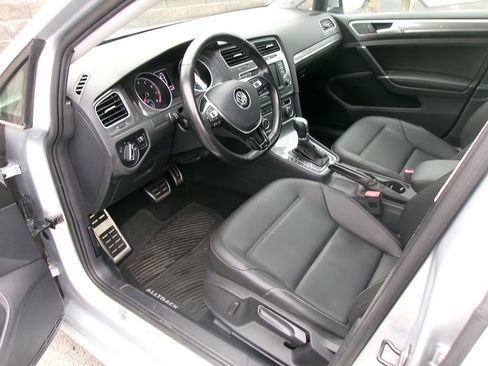 Used 2017 Volkswagen Golf Alltrack SE AWD/4WD image 13