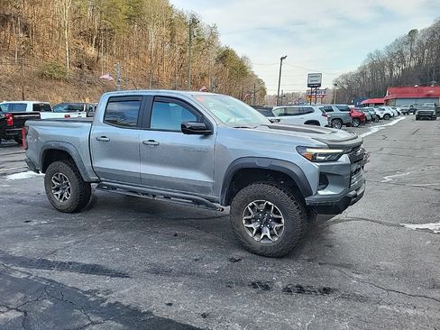 Used 2024 Chevrolet Colorado ZR2 w/ ZR2 Convenience Package III image 5