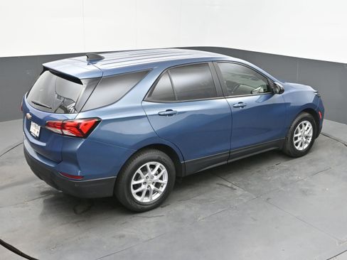 Used 2024 Chevrolet Equinox LS w/ LS Convenience Package FWD image 32