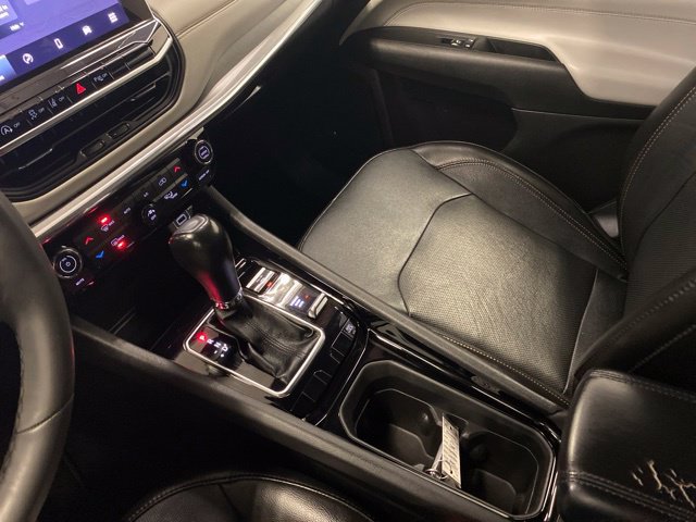 Used 2023 Jeep Compass Limited w/ Sun and Sound Group AWD/4WD image 13