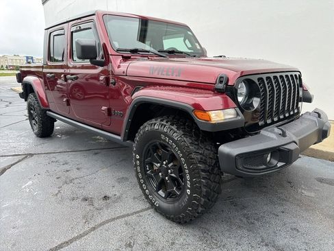 Used 2021 Jeep Gladiator Sport AWD/4WD image 2