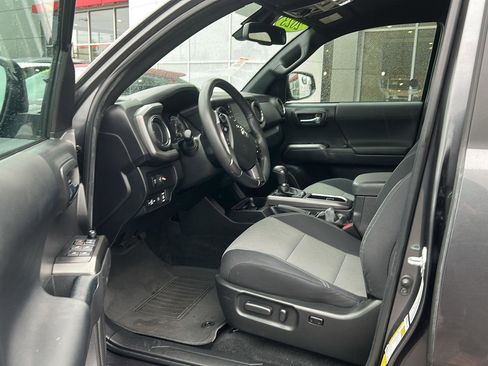 Certified 2023 Toyota Tacoma TRD Off-Road image 35