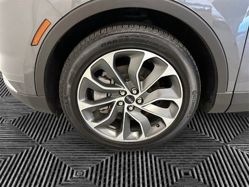 Used 2022 Lincoln Nautilus Reserve w/ Luxury Package image 14