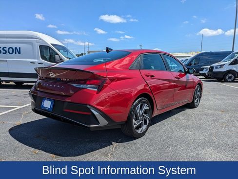 Used 2025 Hyundai Elantra Sport FWD image 4