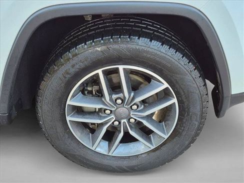 Used 2019 Jeep Grand Cherokee Limited AWD/4WD image 19