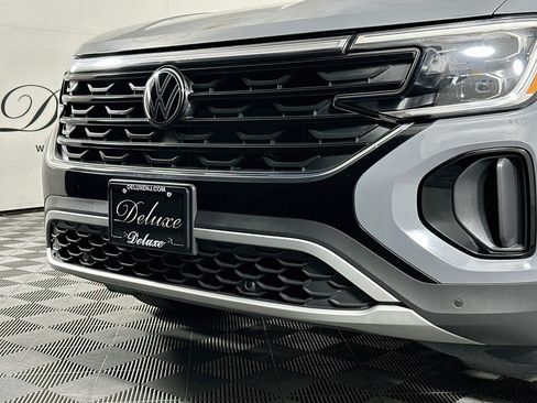 Used 2025 Volkswagen Atlas Cross Sport SE w/ Panoramic Sunroof Package AWD/4WD image 33