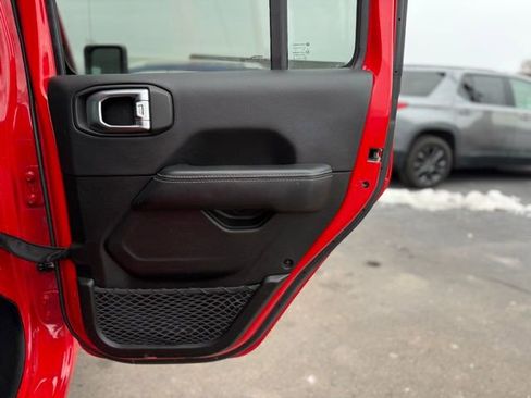 Used 2023 Jeep Wrangler Sahara image 18