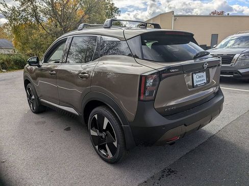 New 2026 Nissan Kicks SR w/ SR Premium Package AWD/4WD image 6