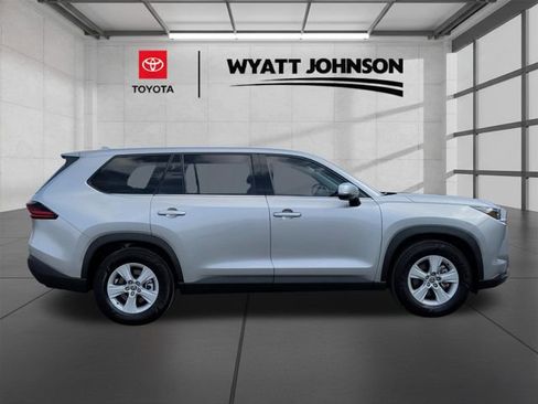 Certified 2025 Toyota Grand Highlander LE image 6