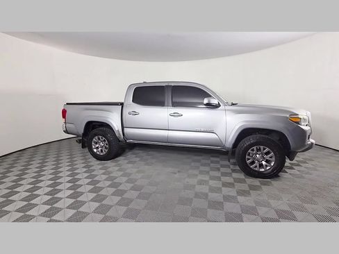Used 2017 Toyota Tacoma TRD Sport RWD image 35