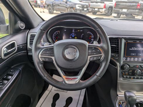 Used 2018 Jeep Grand Cherokee Trailhawk w/ Trailhawk Luxury Group image 19