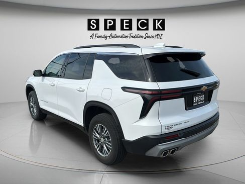 Used 2024 Chevrolet Traverse LT AWD/4WD image 3