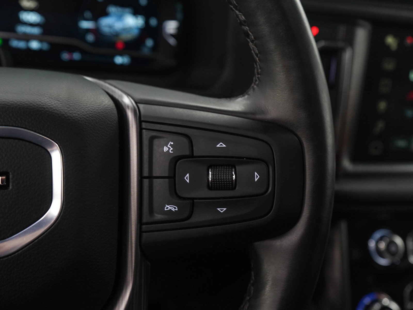 Used 2024 GMC Yukon Denali Ultimate AWD/4WD image 29