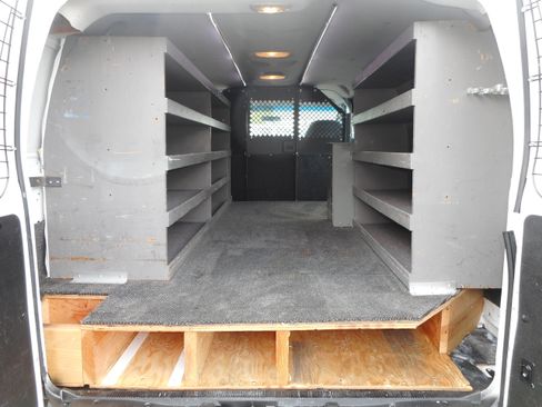 Used 2006 Ford E-250 and Econoline 250 image 17