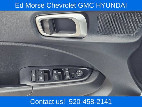 Used 2023 Hyundai Venue SEL w/ Cargo Package FWD image 12