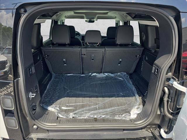New 2026 Land Rover Defender 110 S AWD/4WD image 12