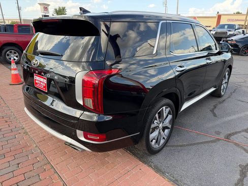 Used 2021 Hyundai Palisade Limited FWD image 3