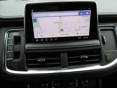 Used 2021 Chevrolet Suburban Z71 w/ Rear Media and Nav Package AWD/4WD image 28