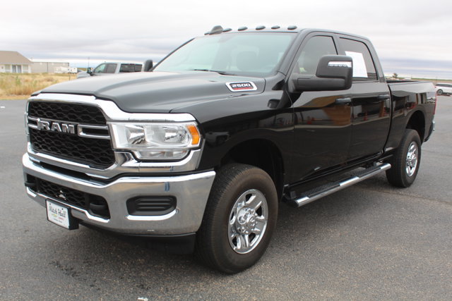 Used 2024 RAM 2500 Tradesman w/ Chrome Appearance Group AWD/4WD image 9