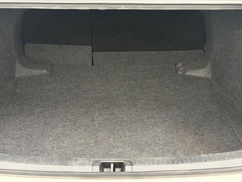 Used 2025 Toyota Corolla LE image 30