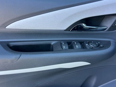 Used 2020 Chevrolet Bolt LT FWD image 12