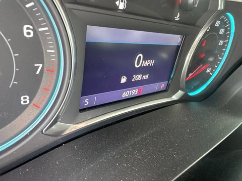 Used 2020 Chevrolet Traverse LT FWD image 16