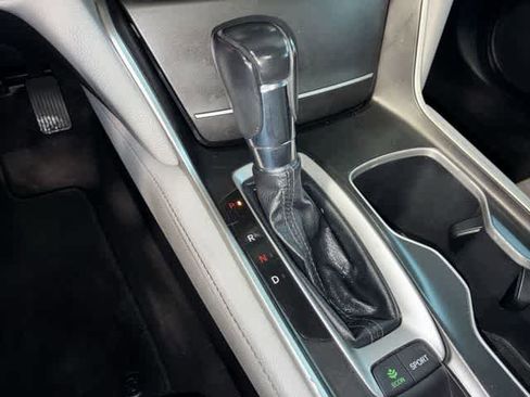 Used 2018 Honda Accord Touring image 34