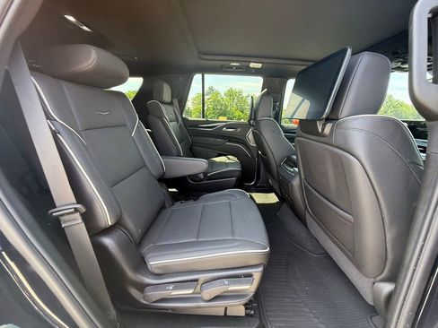 Certified 2024 Cadillac Escalade Sport w/ LPO, ONYX Package AWD/4WD image 34