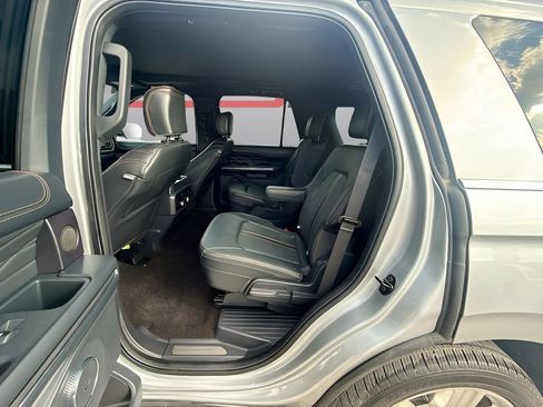 Used 2023 Ford Expedition Platinum RWD image 26