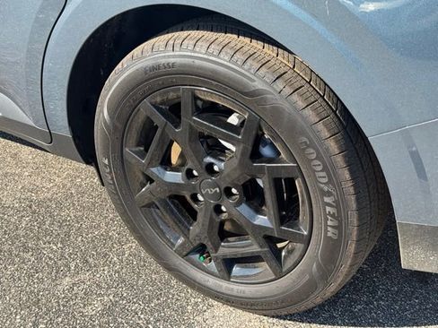 New 2026 Kia Carnival SX w/ SX Dark Edition Package FWD image 33