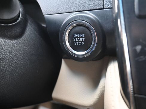 Used 2014 Toyota Camry XLE w/ Leather Package FWD image 18