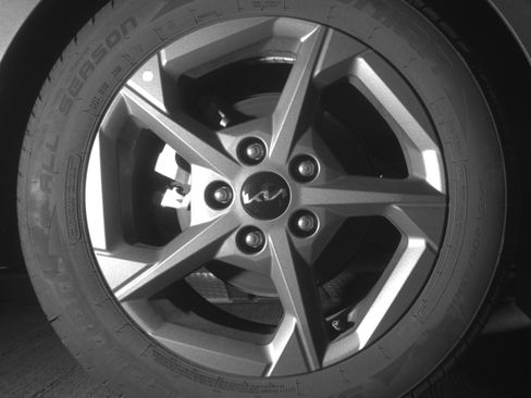 Used 2025 Kia K4 LXS image 15