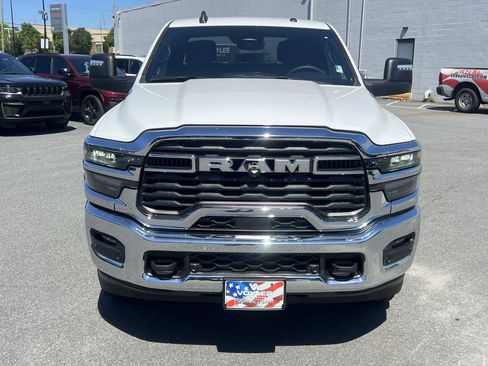 Used 2025 RAM 2500 Big Horn AWD/4WD image 2