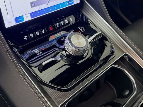 New 2026 Jeep Grand Wagoneer Summit AWD/4WD image 17