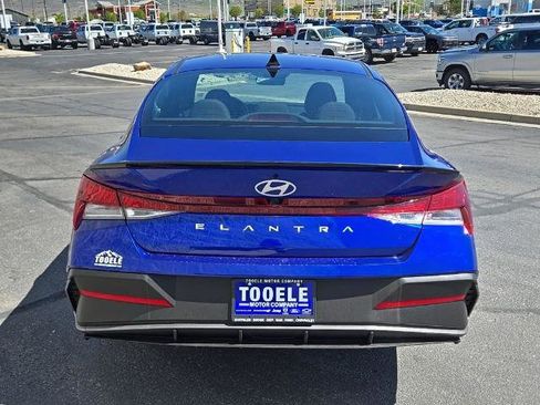 Used 2025 Hyundai Elantra Sport FWD image 5