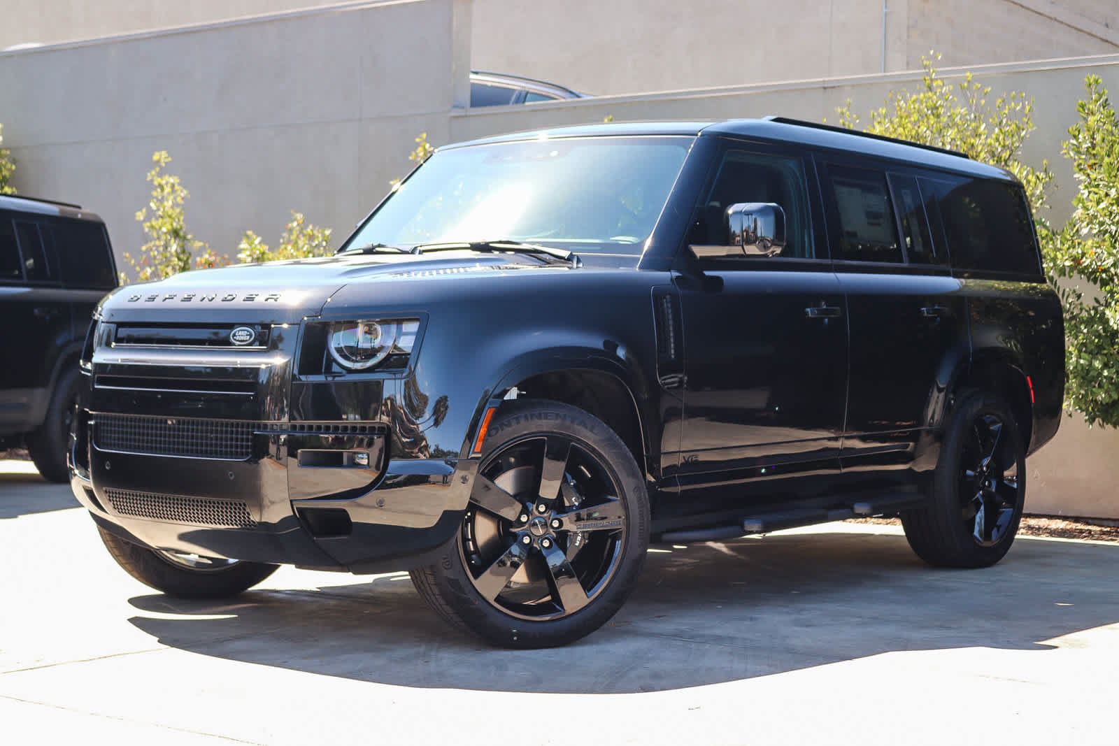 New 2026 Land Rover Defender 130 V8 AWD/4WD image 1
