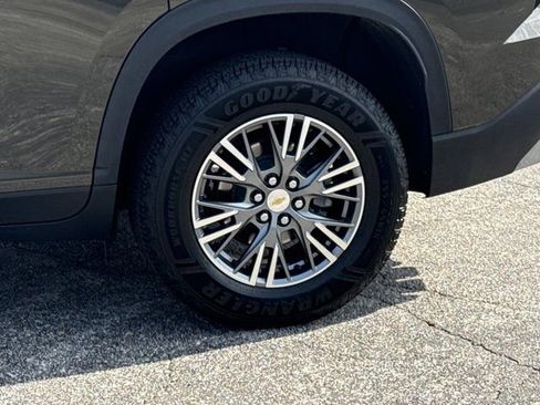 Used 2024 Chevrolet Traverse LT FWD image 5