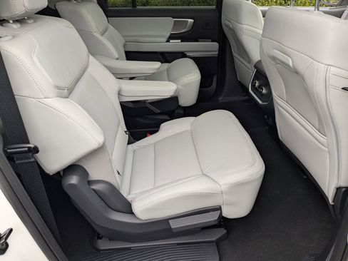 Certified 2025 Ford Expedition Max Platinum w/ Driver's Package image 41