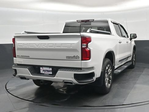 Used 2024 Chevrolet Silverado 1500 High Country w/ Z71 Off-Road Package AWD/4WD image 2