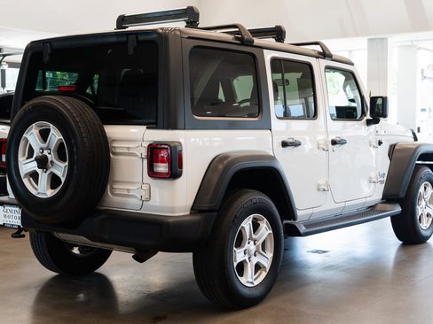 Used 2020 Jeep Wrangler Unlimited Sport S AWD/4WD image 4