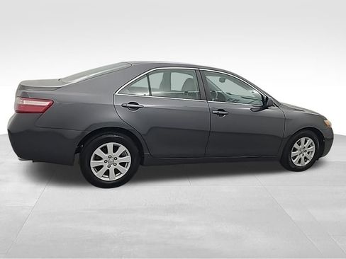 Used 2009 Toyota Camry XLE image 2